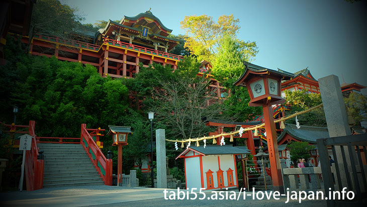 Visit the main shrine of Yutoku Inari-Jinja Shrine