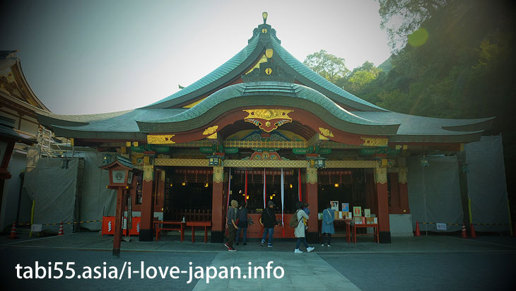 Do not miss Iwasaki Shrine and Okaguraden