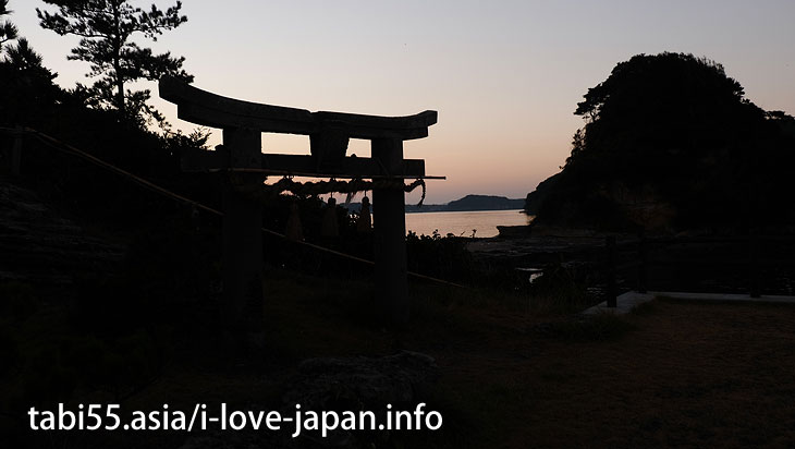Yobuko Bridge at dusk! Walking around the Benzaiten Promenade