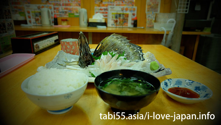 5. Otaru station side! Breakfast at the triangular market ♪